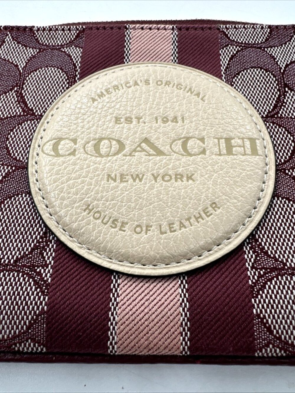 Coach Dempsey Signature Jacquard Patch Logo Wristlet Wine Pink Credit Card NWOT - Picture 3 of 9